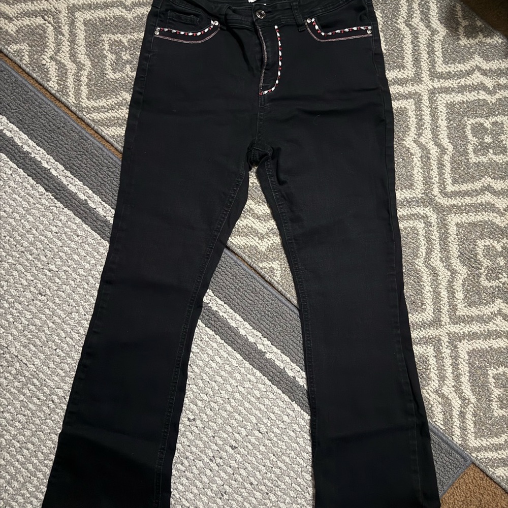 Stylish Black Jeans with Embellished Pockets